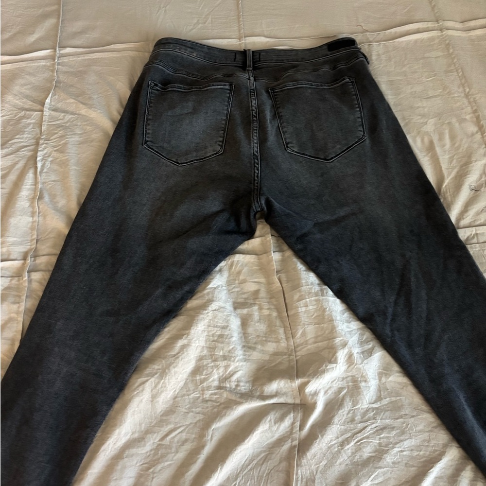 Black Abercrombie & Fitch jeans